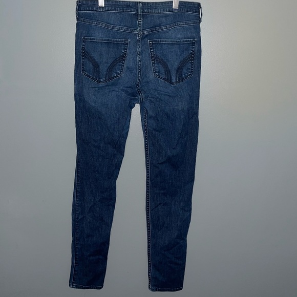 Hollister Skinny Jeans - Picture 2 of 3
